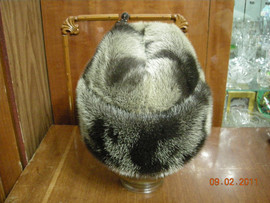 Продаю мужскую шапку из нерпы.