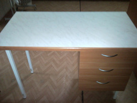 Маникюрный стол