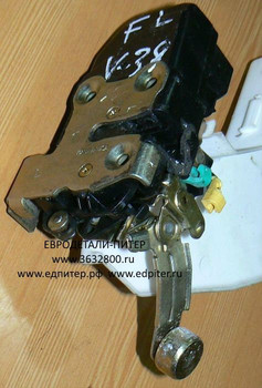 Замок двери передней левой 55177043AD Jeep Liberty Cherokee 3