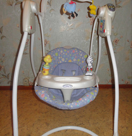 Продам качели GRACO