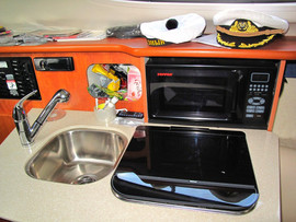 продам катер Бэйлайнер 245 6