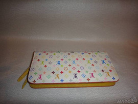 кошелёк-клатч Louis Vuitton за 3000 руб.