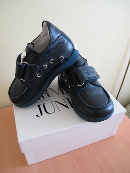Новые туфли ARMANI JUNIOR