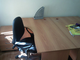 Продам столы стулья.