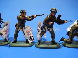 Солдатики 1/32 Britains Британская армия 6 фигур