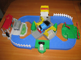 Железную дорогу Томас и друзья за 1 700 руб.