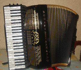 Продам аккордеон Bugari BAYAN Selecta