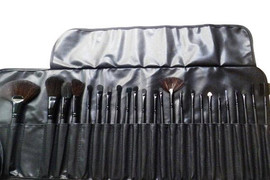 НАБОР КИСТЕЙ ДЛЯ ПРОФЕССИОНАЛЬНОГО МАКИЯЖА. 32