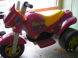 Детский электромобиль PEG-PEREGO