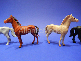 Солдатики 1/32 ??? Пять фигурок лошадей