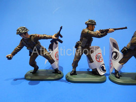Солдатики 1/32 Britains Британская армия 6 фигур 6