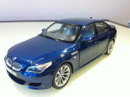 Модель BMW E60 M5 1 18 Kyosho