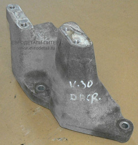Кронштейн крепления двигателя правый 04578152AB Chrysler 300C 3. 3