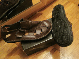Новые кожаные коричневые прочные сандалии р 41