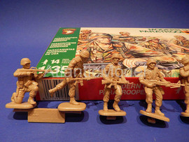 Солдатики 1/32 ESCI Современные десантники US 7