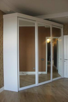 Классическая мебель шкафы кухни из массива на заказ 3