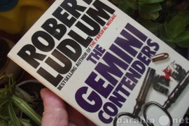 Роберт Ладлэм. Близнецы-соперники на английском языке