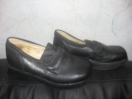 Туфли новые весенние на девочку 32 р-р