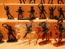 Солдатики 1/32 Hofler Ковбои Второй Черный цвет 22