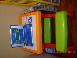 детский столик-мольберт