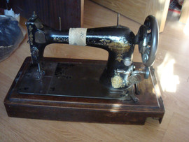 продаю швейную машинку singer (зингер)