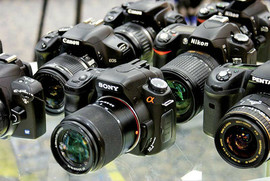КУПЛЮ ФОТОАППАРАТЫ, ОБЪЕКТИВЫ, ВСПЫШКИ, АКСЕССУАРЫ