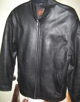 продам кожаную куртку в отличном состоянии