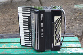 Концертный полный аккордеон Weltmeister Consona