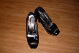лаковые туфли