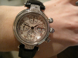 Золотые часы с бриллиантами