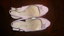 Срочно продам босаножки 2