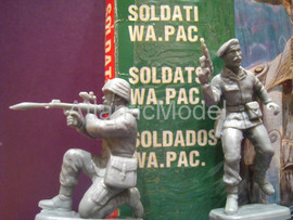 Солдатики 1/32 ESCI Варшавский договор 7 фигур 7