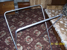 Продам железную подставку под детскую ванночку