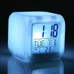 Часы будильник - светящийся куб