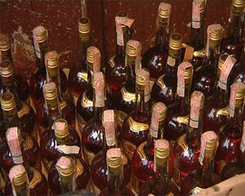 продам коньяк (краснодарские) тара 5 литров.