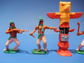 Солдатики 1/32 Timpo Индейцы Канзы 4 фигуры Тотем