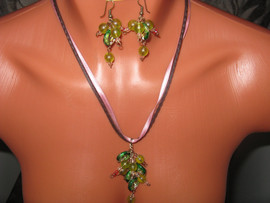 Подвеска и серьги Зеленый виноградик ручной работы 2