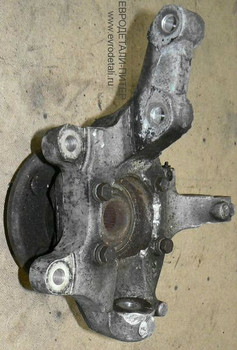 Кулак поворотный передний правый 04743146AB Chrysler Pacifica 2