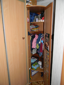 Шкаф угловой(дверь с зеркалом)