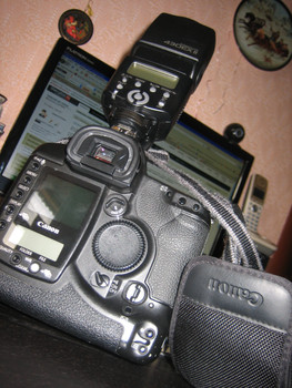 Зеркальный полноматричный фотоаппарат CANON EOS 1D + объектив CA 2