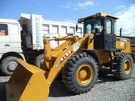 Фронтальный погрузчик 3 тонны XCMG LW300F в наличии.