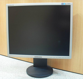 Отличный монитор на профессиональной PVA матрице Samsung 943T