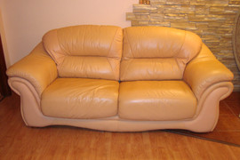 Продаю кожаный диван+1 кресло 85000 руб