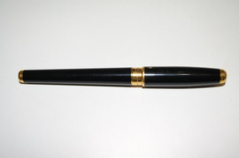 Шариковую ручку s.t.Dupont