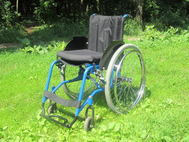 Продам инвалидную коляску