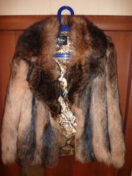 Продам новую енотовую шубу, размер 44-48.