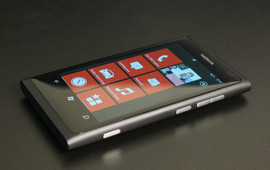 Nokia Lumia 800 Black 16Гб (идеал, оригинал, полный комплект)