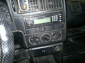 VW Passat 1.8 88 г. - запчасти