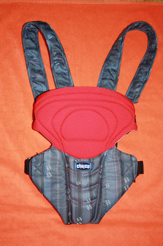 Кенуру Chicco, Tomy