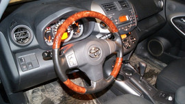 Деревянный руль на rav4 2008г